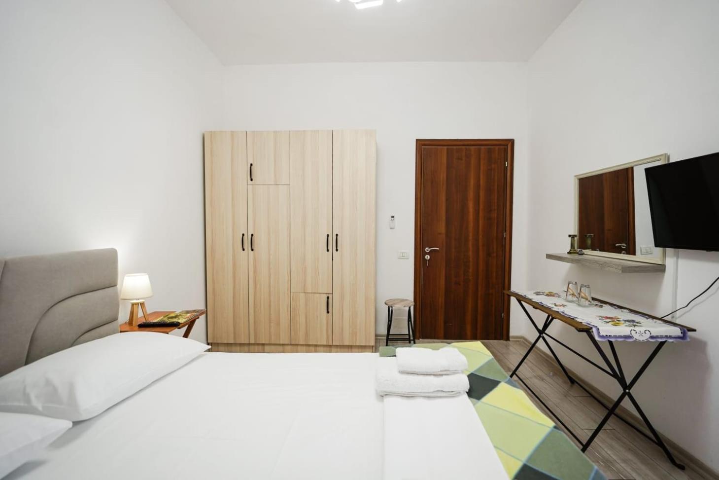 View City Apartments Gjirokaster Exterior photo